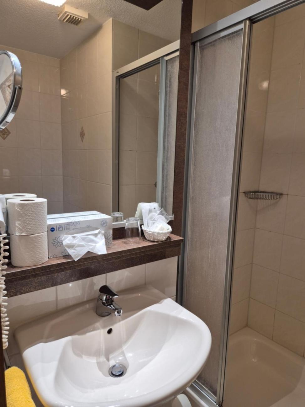 Hotel Zur Waage Бад Мюнстерайфел Екстериор снимка