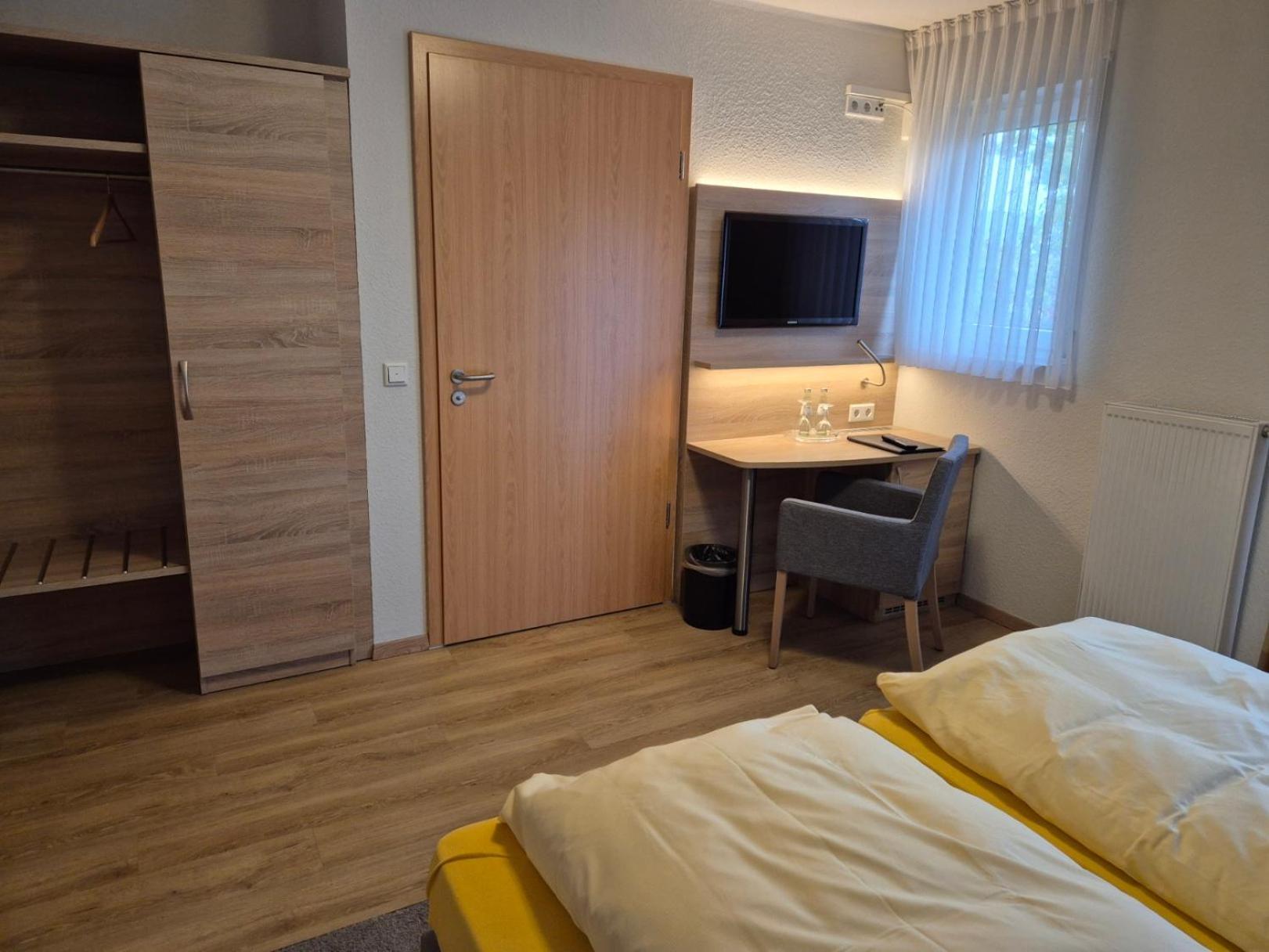 Hotel Zur Waage Бад Мюнстерайфел Екстериор снимка
