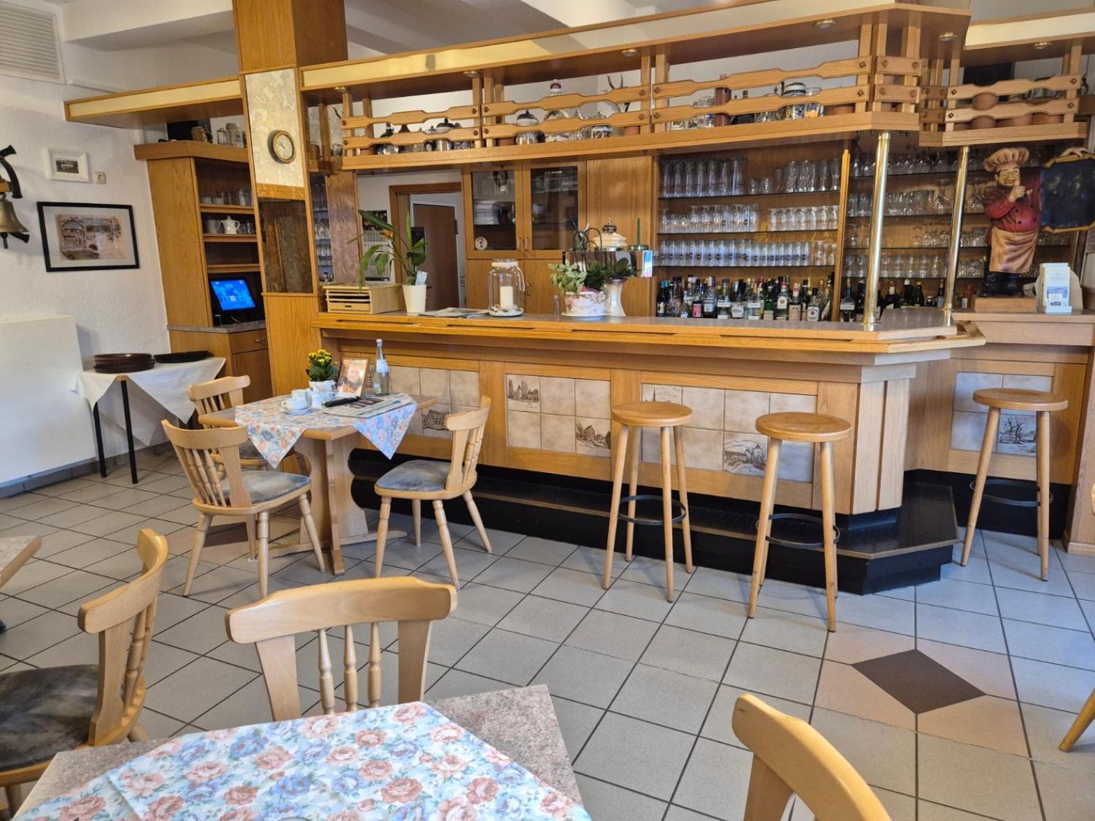 Hotel Zur Waage Бад Мюнстерайфел Екстериор снимка