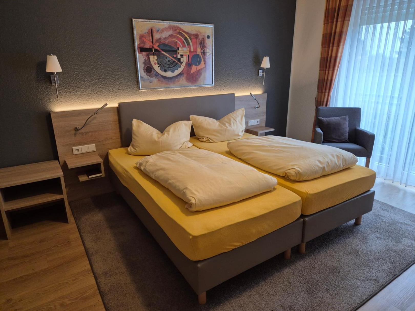 Hotel Zur Waage Бад Мюнстерайфел Екстериор снимка