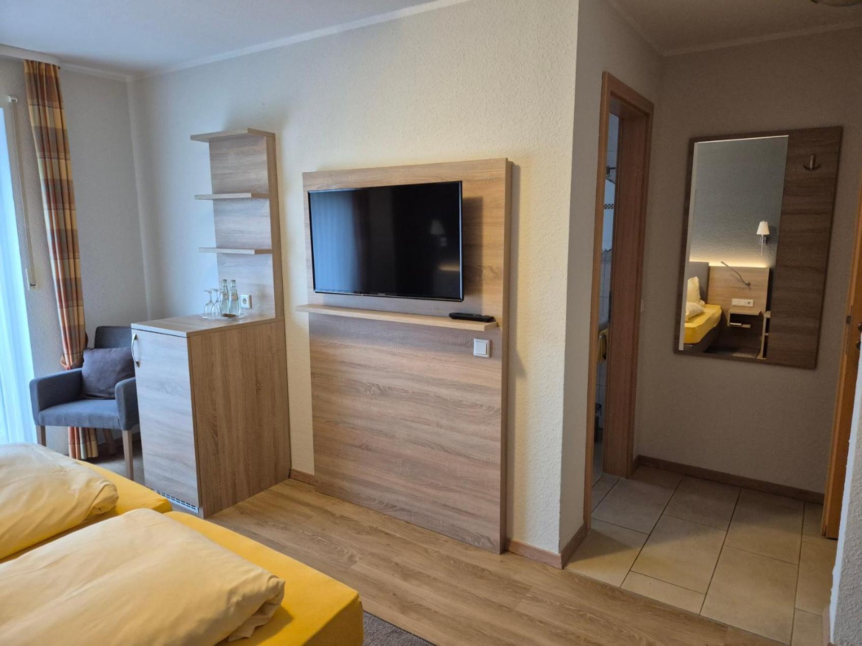 Hotel Zur Waage Бад Мюнстерайфел Екстериор снимка