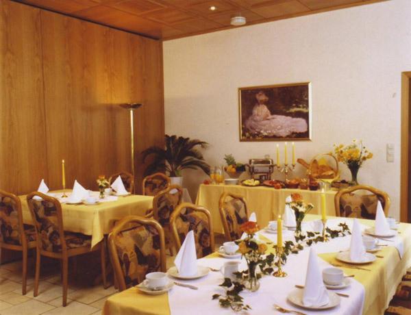 Hotel Zur Waage Бад Мюнстерайфел Екстериор снимка