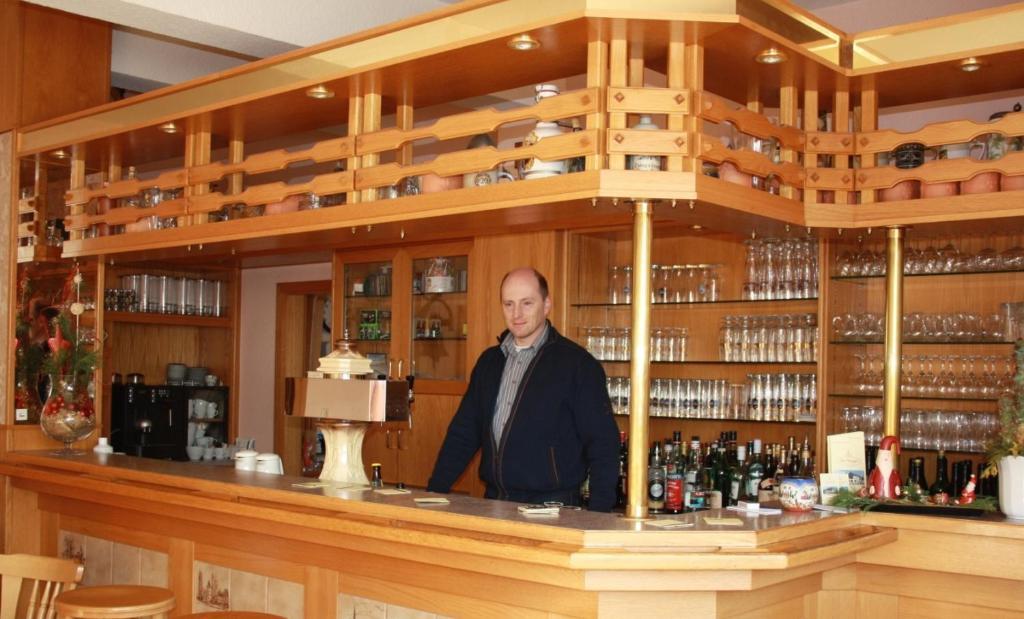 Hotel Zur Waage Бад Мюнстерайфел Екстериор снимка