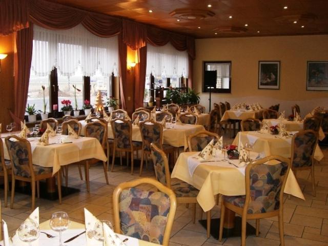 Hotel Zur Waage Бад Мюнстерайфел Екстериор снимка