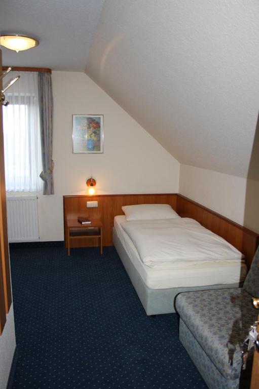 Hotel Zur Waage Бад Мюнстерайфел Стая снимка